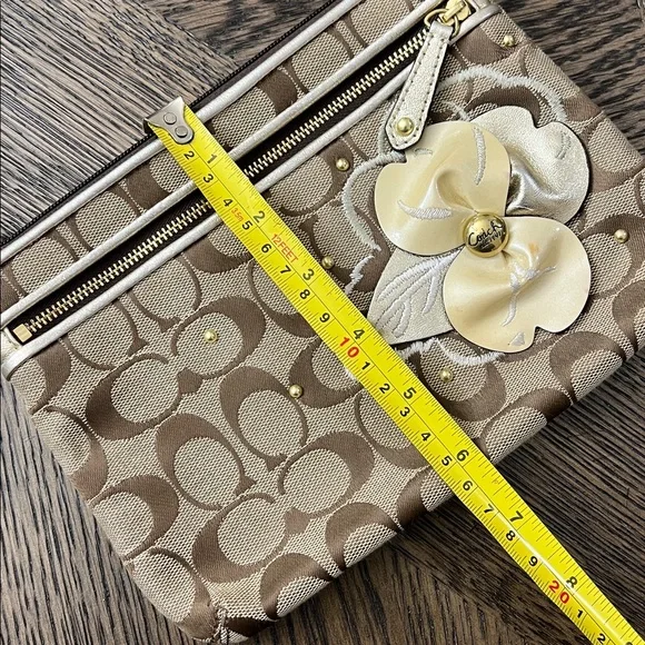 Coach Tan Floral Clutch - Picture 7 of 7
